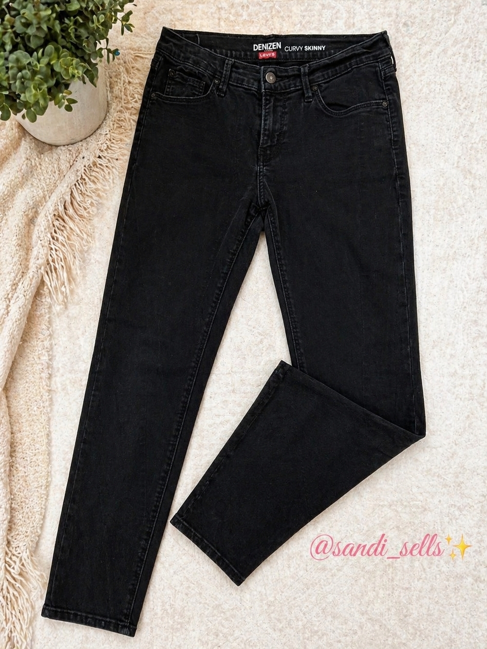 PLUS Curvy Skinny Jeans - Black